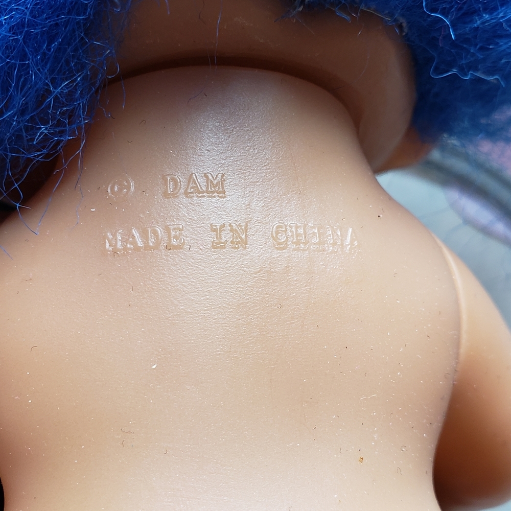 This troll doll can move  So to for Easter - Picture 3 of 12
